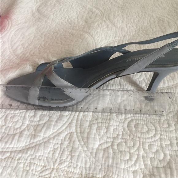 Naturalizer beautiful light blue sandals NWT - Picture 11 of 13